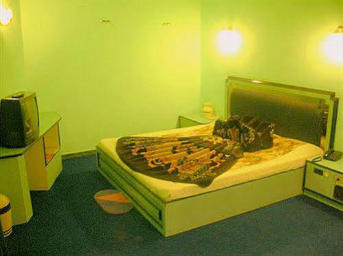 Hotel Maganji'S Маунт Абу Екстериор снимка